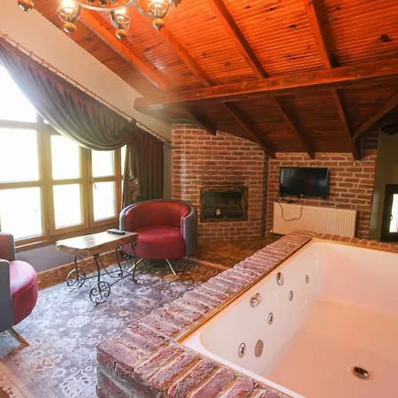 Fascinating Villa With Pool And Jacuzzi Surrounded By Nature In Sapanca Villa Sakarya