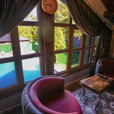 Fascinating Villa With Pool And Jacuzzi Surrounded By Nature In Sapanca Sakarya